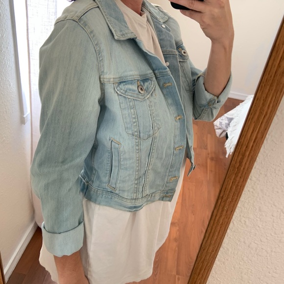 H & M Divided Jean Jacket Cropped Denim - Picture 5 of 9